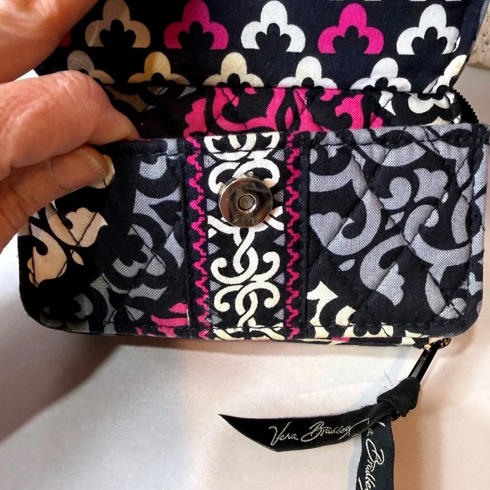 Vera Bradley Wristlet Wallet Black Floral Print‎ Organizer Clutch